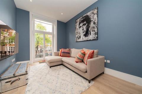 3 bedroom flat for sale, Drayton Gardens, London SW10
