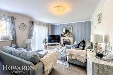 3 bedroom semi-detached house for sale, Beach Road, Gorleston