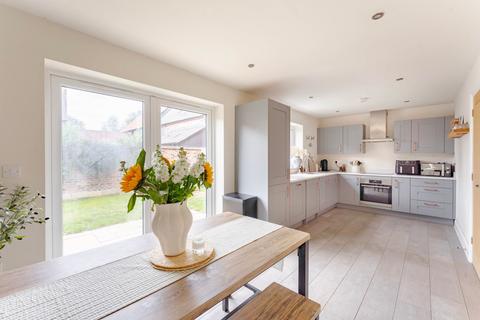 3 Browne Close, Ashwellthorpe, Norwich, NR16 1FG