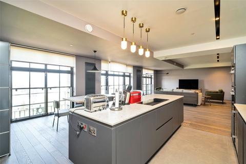 3 bedroom apartment to rent, St Andrew Square, New Town, Edinburgh