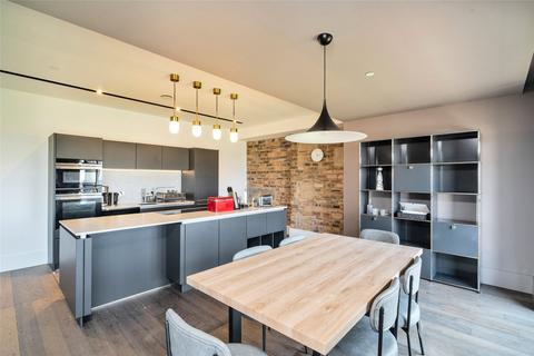3 bedroom apartment to rent, St Andrew Square, New Town, Edinburgh