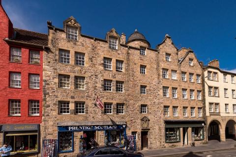 185/8 Canongate, Edinburgh, EH8 8BN