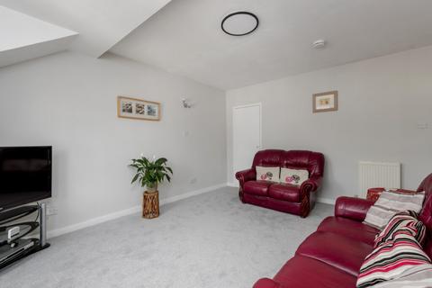 185/8 Canongate, Edinburgh, EH8 8BN