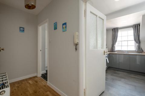 185/8 Canongate, Edinburgh, EH8 8BN