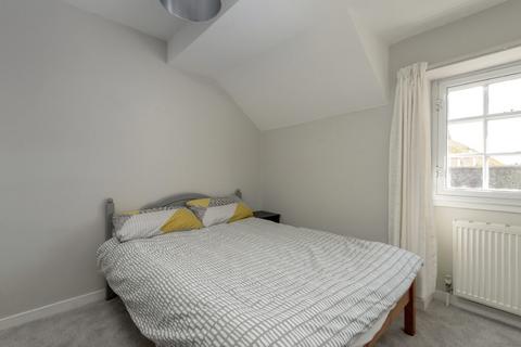 185/8 Canongate, Edinburgh, EH8 8BN