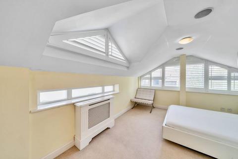 6 Surrey Crescent, London, W4 3AA