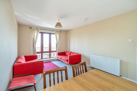 19/8 Hawkhill, Edinburgh, EH7 6LA