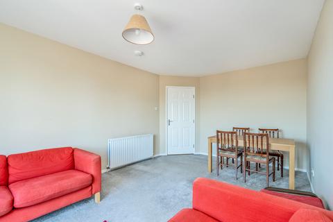 19/8 Hawkhill, Edinburgh, EH7 6LA