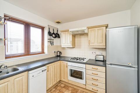 19/8 Hawkhill, Edinburgh, EH7 6LA