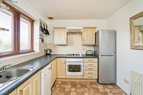 19/8 Hawkhill, Edinburgh, EH7 6LA