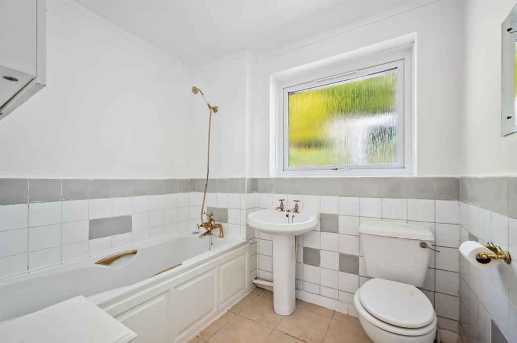 Bathroom.jpg