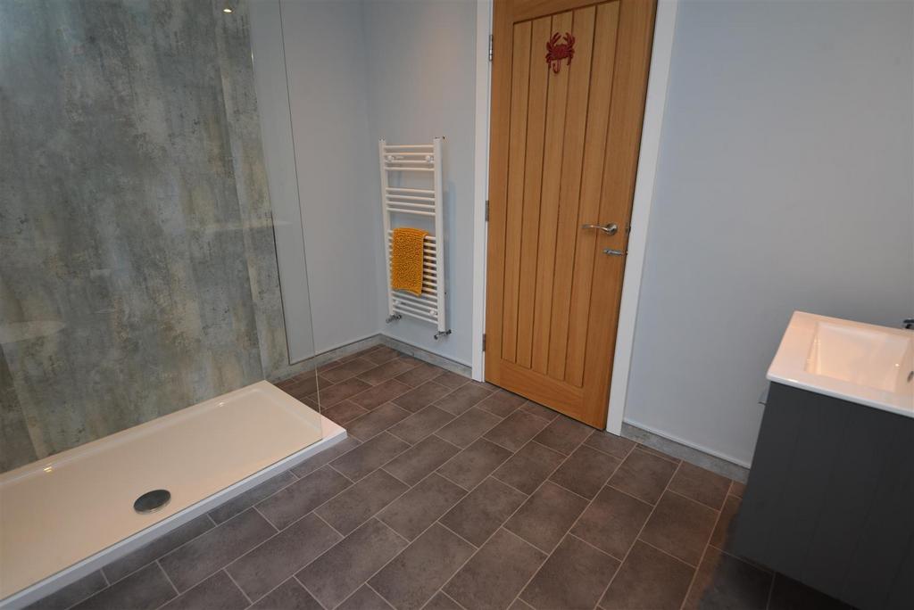 Shower Room Apt1