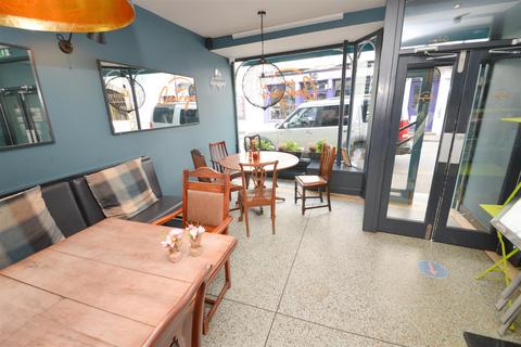 3 bedroom property for sale, St. Georges Street, Tenby