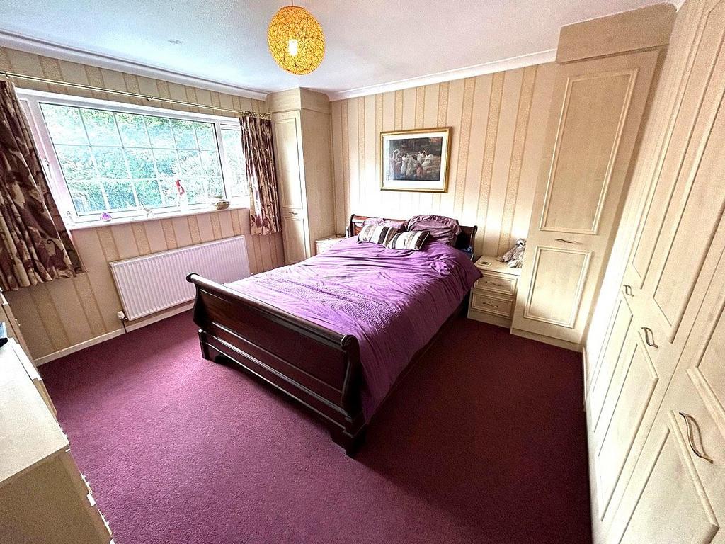 Bed 1.jpg