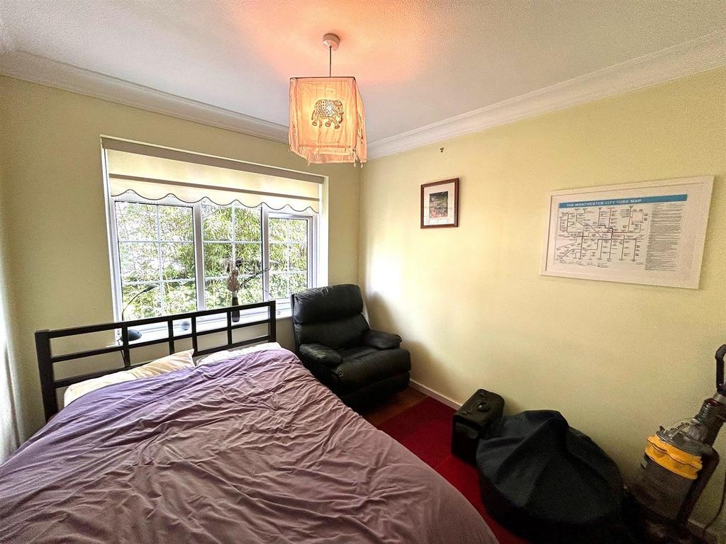 Bed 4.jpg