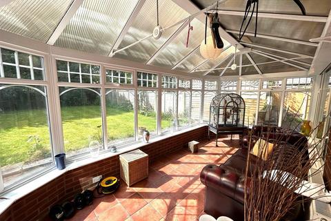 5 bedroom detached house for sale, Chestnut Avenue, Leigh