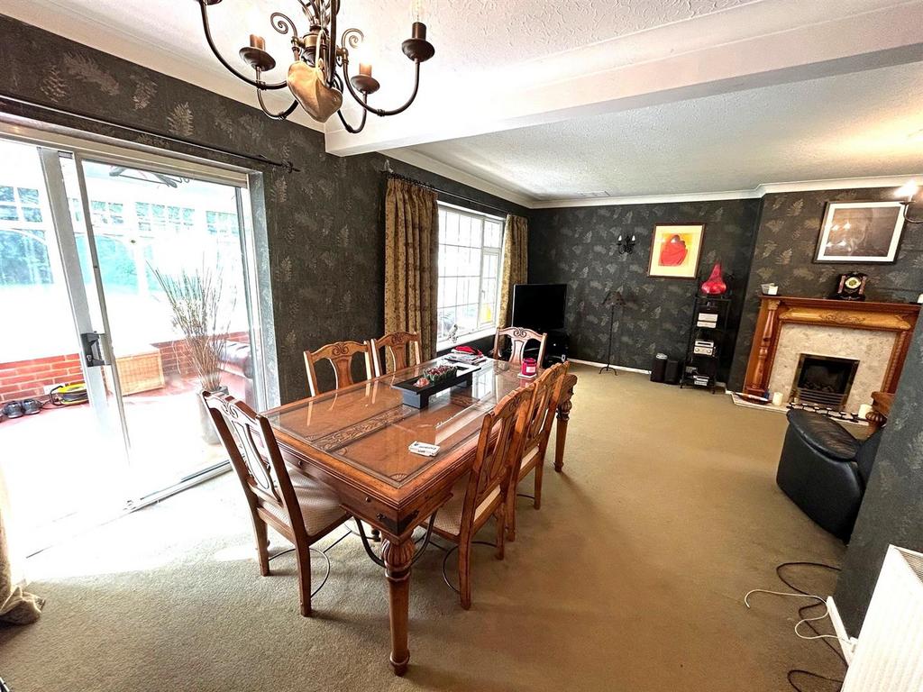 Dining room.jpg