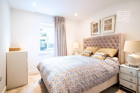 2 bedroom flat for sale, Faulkner House, London W6