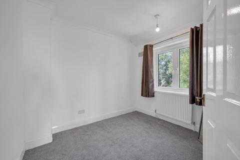 16 Meadow Close, Chislehurst, BR7 6JB