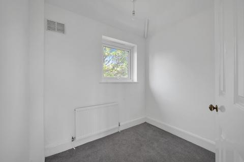 16 Meadow Close, Chislehurst, BR7 6JB