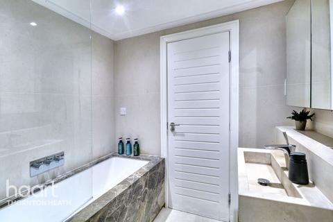 2 bedroom character property for sale, Moffat Road, Thornton Heath