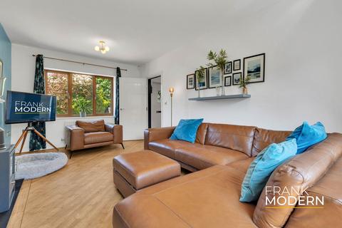 1 Normangate, Ailsworth, Peterborough, PE5 7BF