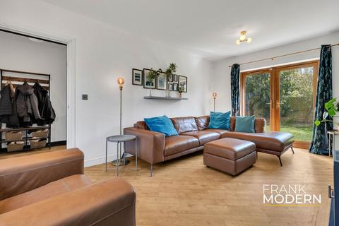 1 Normangate, Ailsworth, Peterborough, PE5 7BF