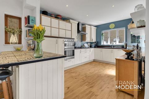 1 Normangate, Ailsworth, Peterborough, PE5 7BF