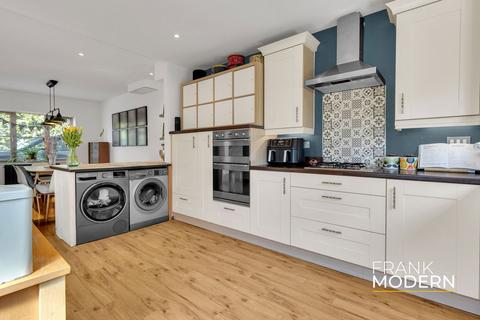 1 Normangate, Ailsworth, Peterborough, PE5 7BF