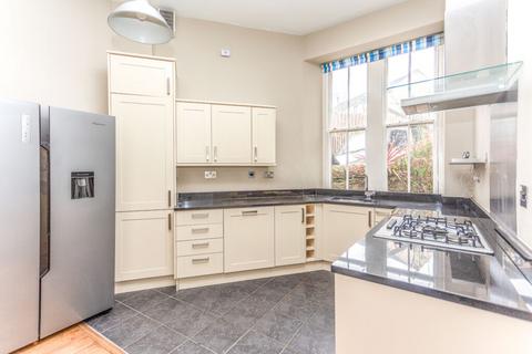 64 Eyre Place, Edinburgh, EH3 5EJ