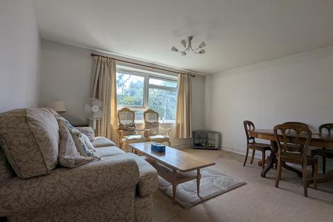 219 Dedworth Road, Windsor, SL4 4JW