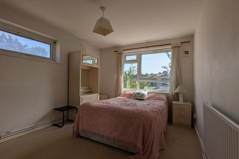 219 Dedworth Road, Windsor, SL4 4JW