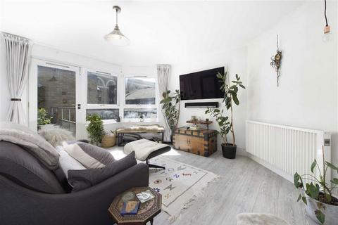 2 bedroom flat for sale, Wapping High Street, London E1W
