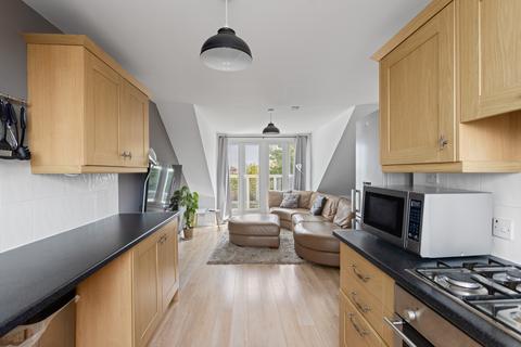 201a, Duddingston Park South, Edinburgh, EH15 3EJ