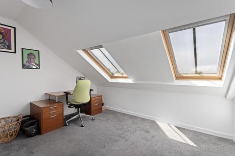 201a, Duddingston Park South, Edinburgh, EH15 3EJ