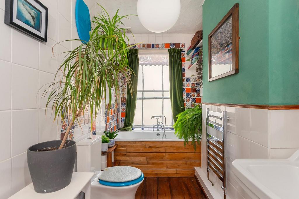 4 R5 RMR - Bathroom C.jpg