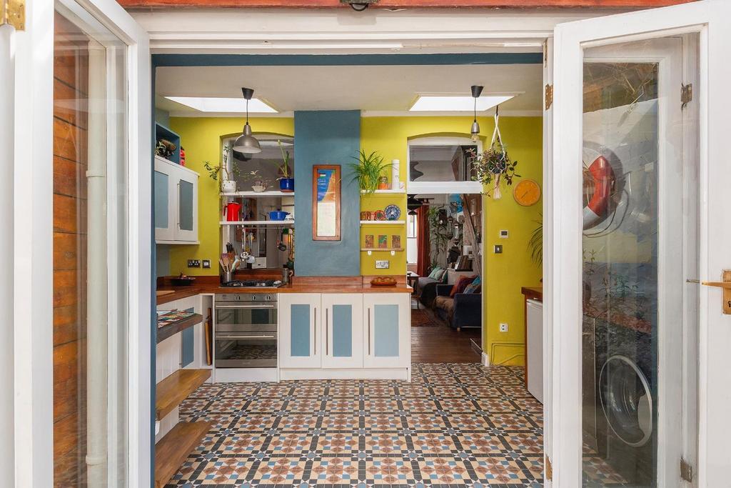 4 R5 RMR - Kitchen A.jpg