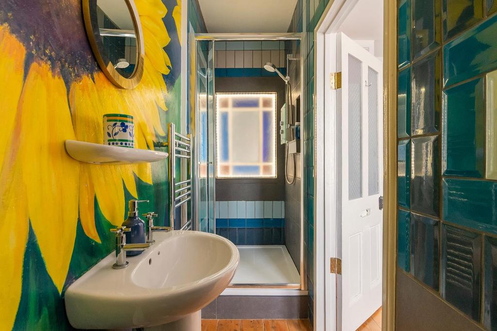 4 R5 RMR - Ensuite B.jpg