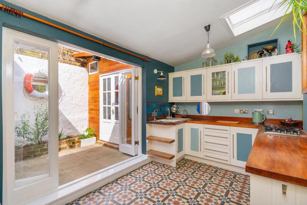 4 R5 RMR - Kitchen C.jpg