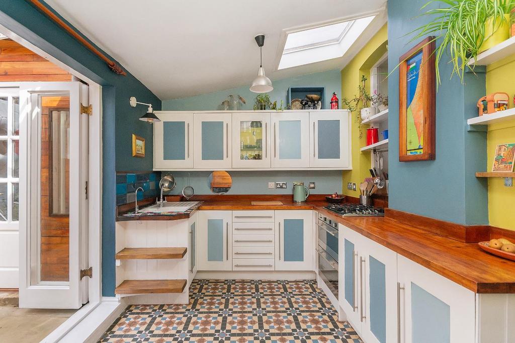 4 R5 RMR - Kitchen D.jpg