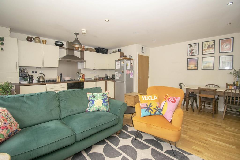 Open plan kitchen/diner/sitting