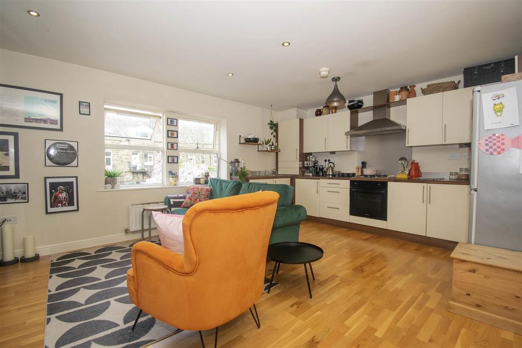 Open plan kitchen/diner/sitting