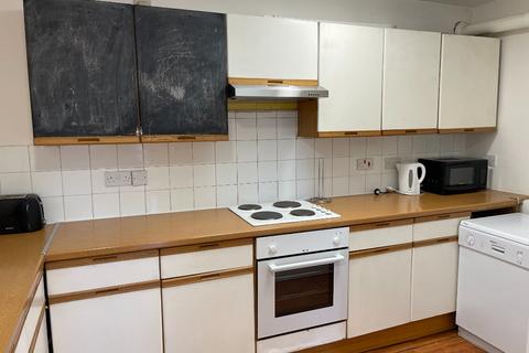 3 bedroom flat to rent, -North Street, Charing Cross, Glasgow, G3