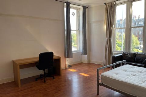 3 bedroom flat to rent, -North Street, Charing Cross, Glasgow, G3