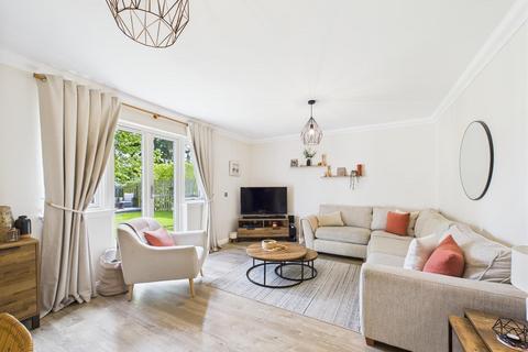 14 School Field Road, Rattray, Blairgowrie, PH10 7FD