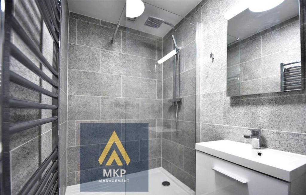 GF Bathroom C.JPG