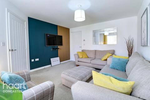 3 bedroom semi-detached house for sale, Heatherfields Crescent, Rossington, Doncaster