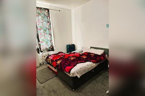 3 bedroom terraced house for sale, Oxford Street, Bury BL9