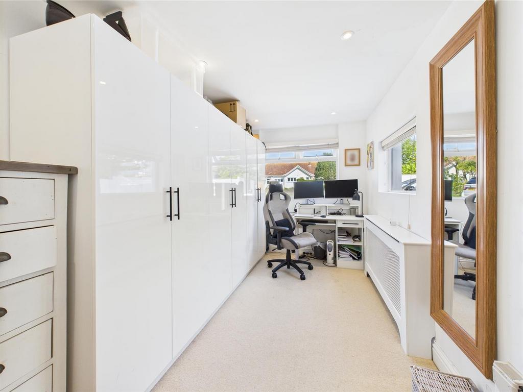 CAM04099 G0-PR0097-STILL007.jpg