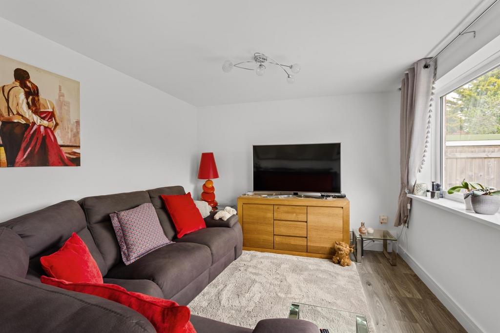35 Hambleton Road-01-2.jpg